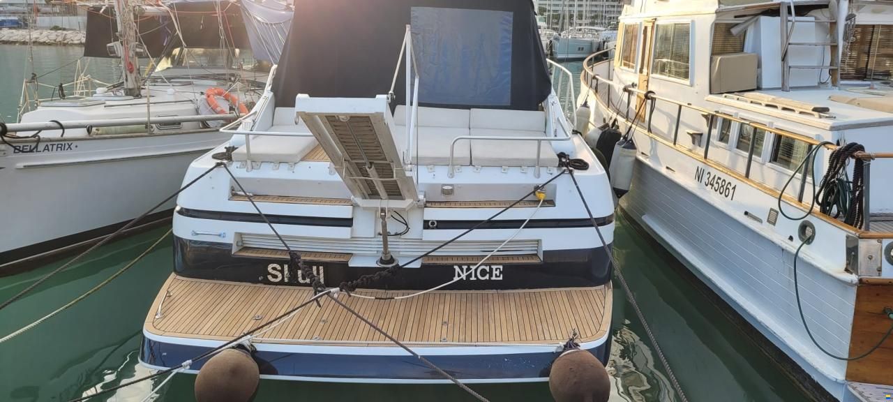 Pershing 40