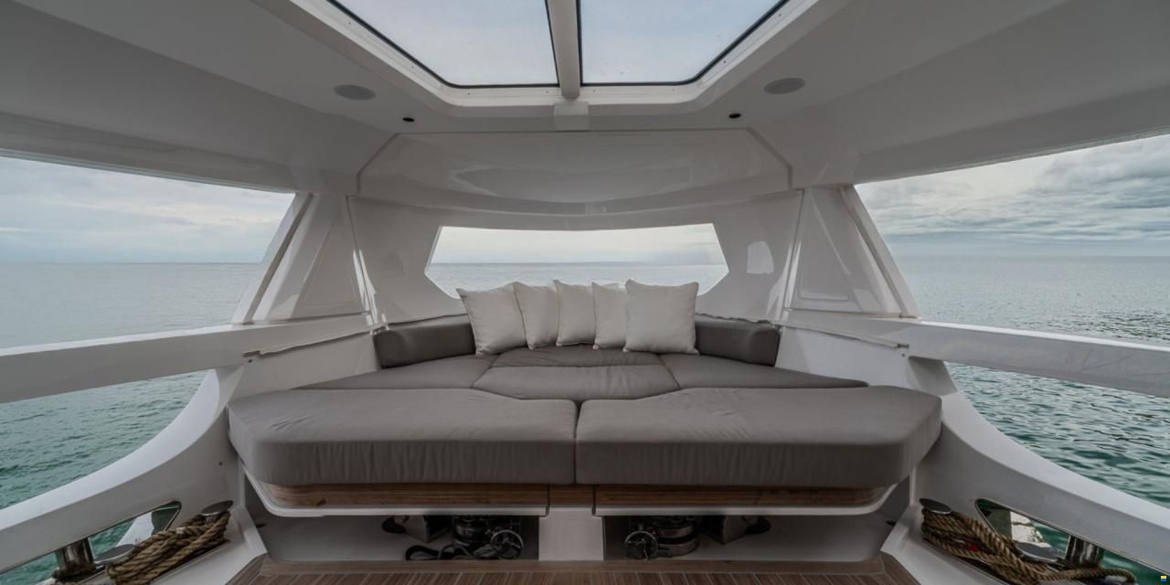 Ferretti INFYNITO 90