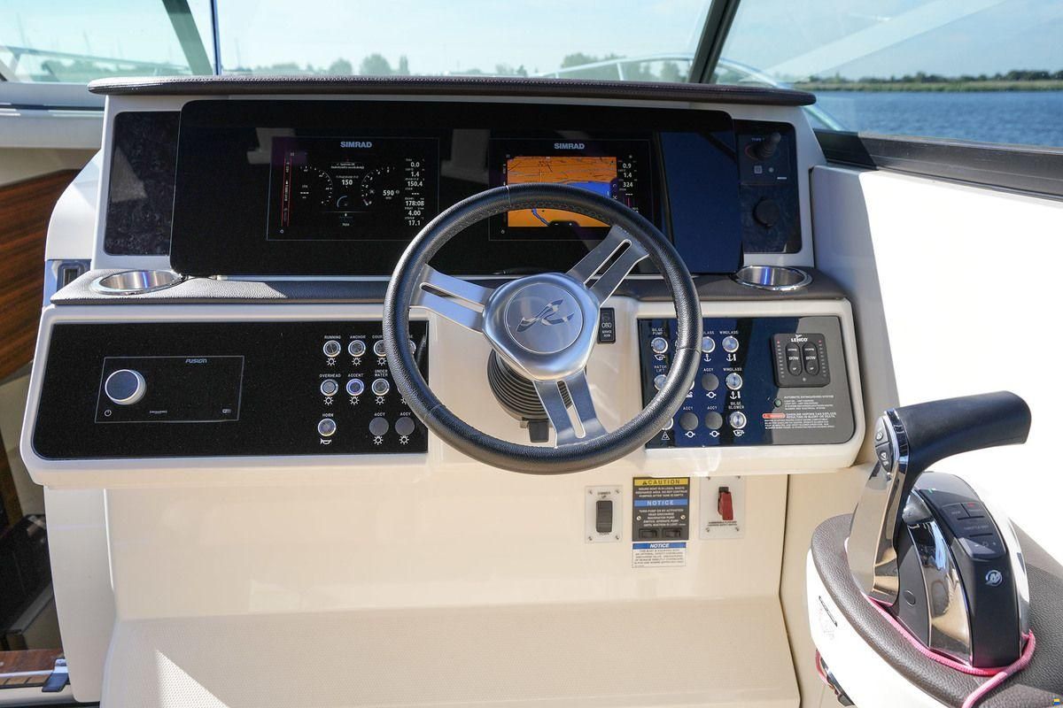 Sea Ray Sundancer 290