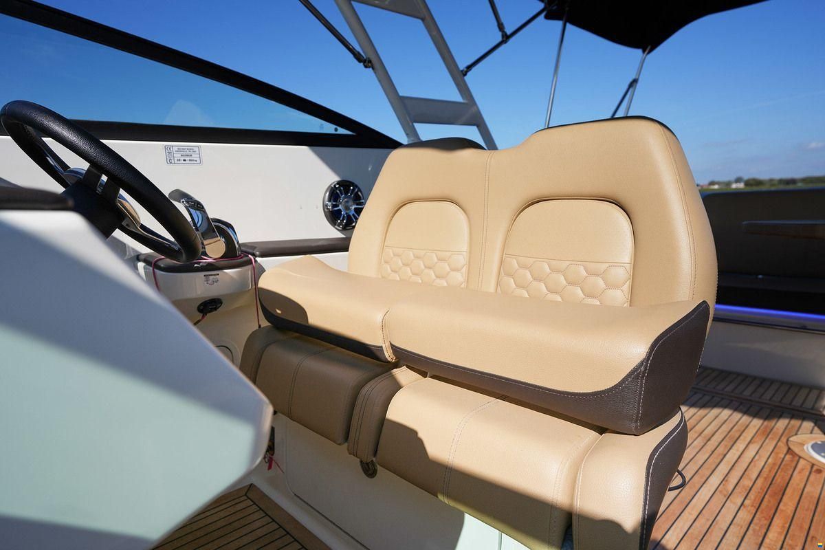 Sea Ray Sundancer 290