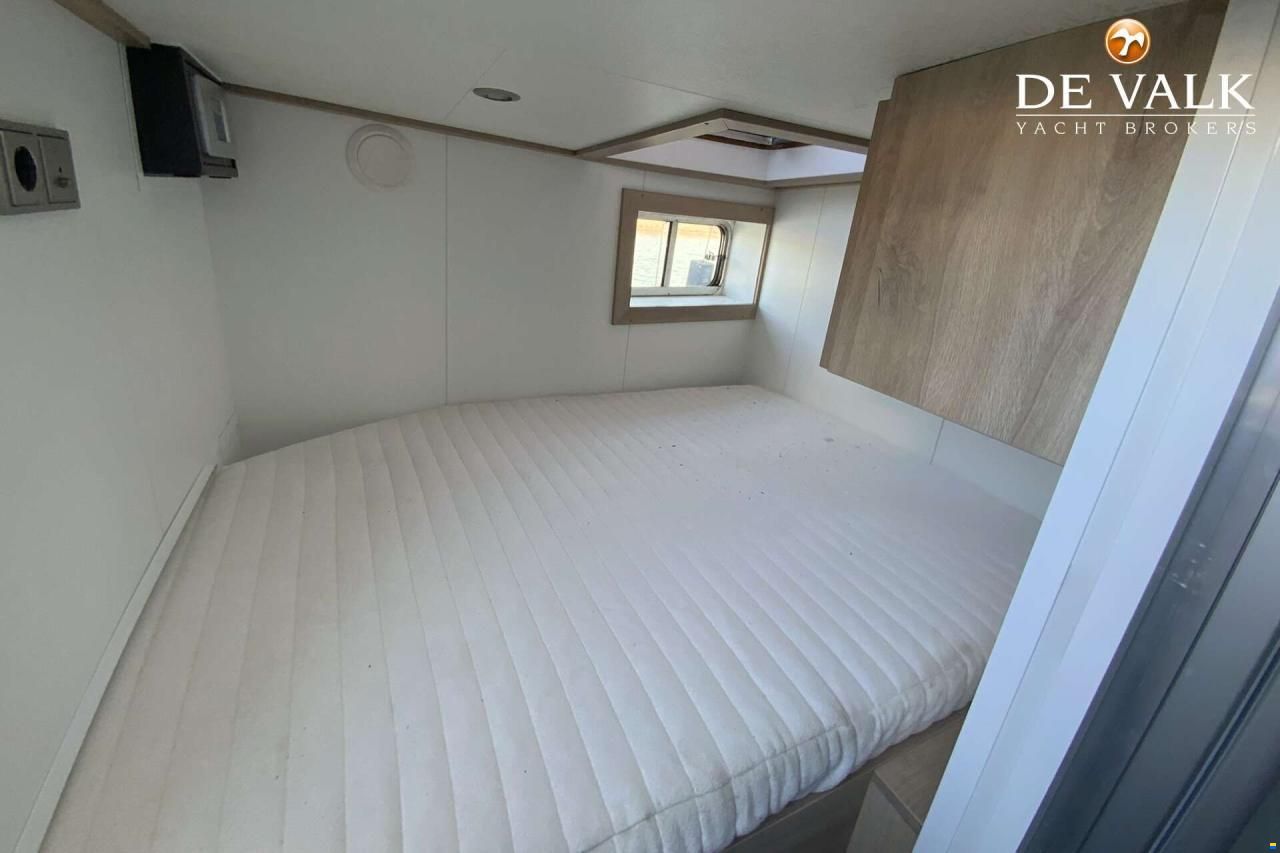 Luxe motor 22 m
