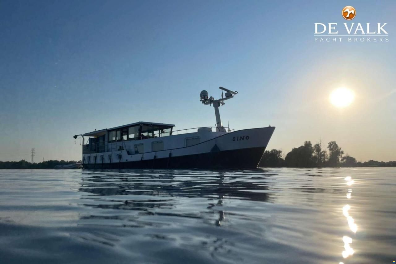 Luxe motor 22 m