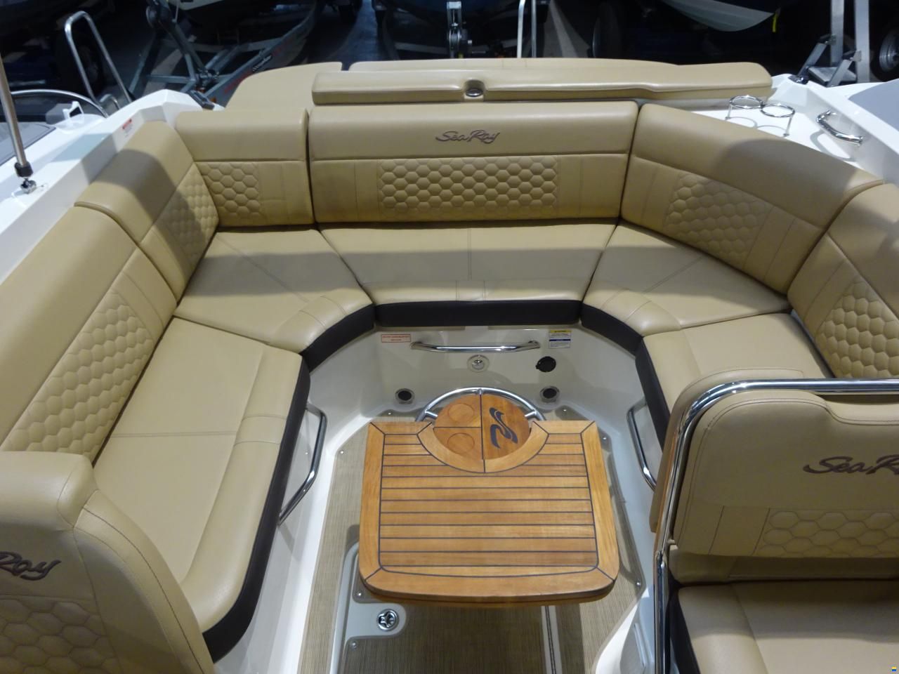 Sea Ray 250 SSE