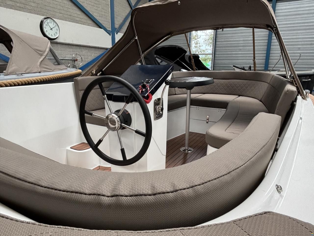 Maxima 600 Tender