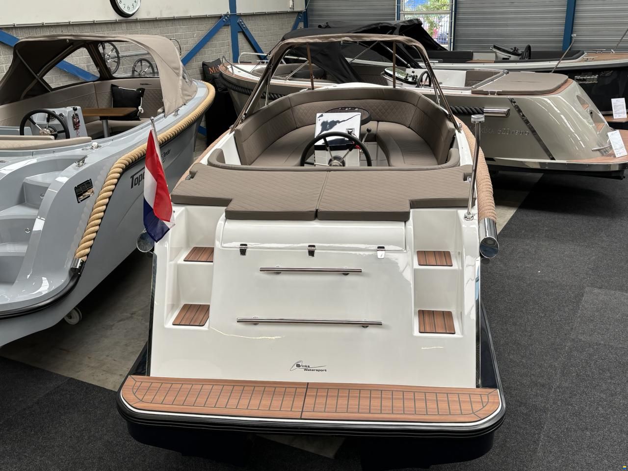 Maxima 600 Tender