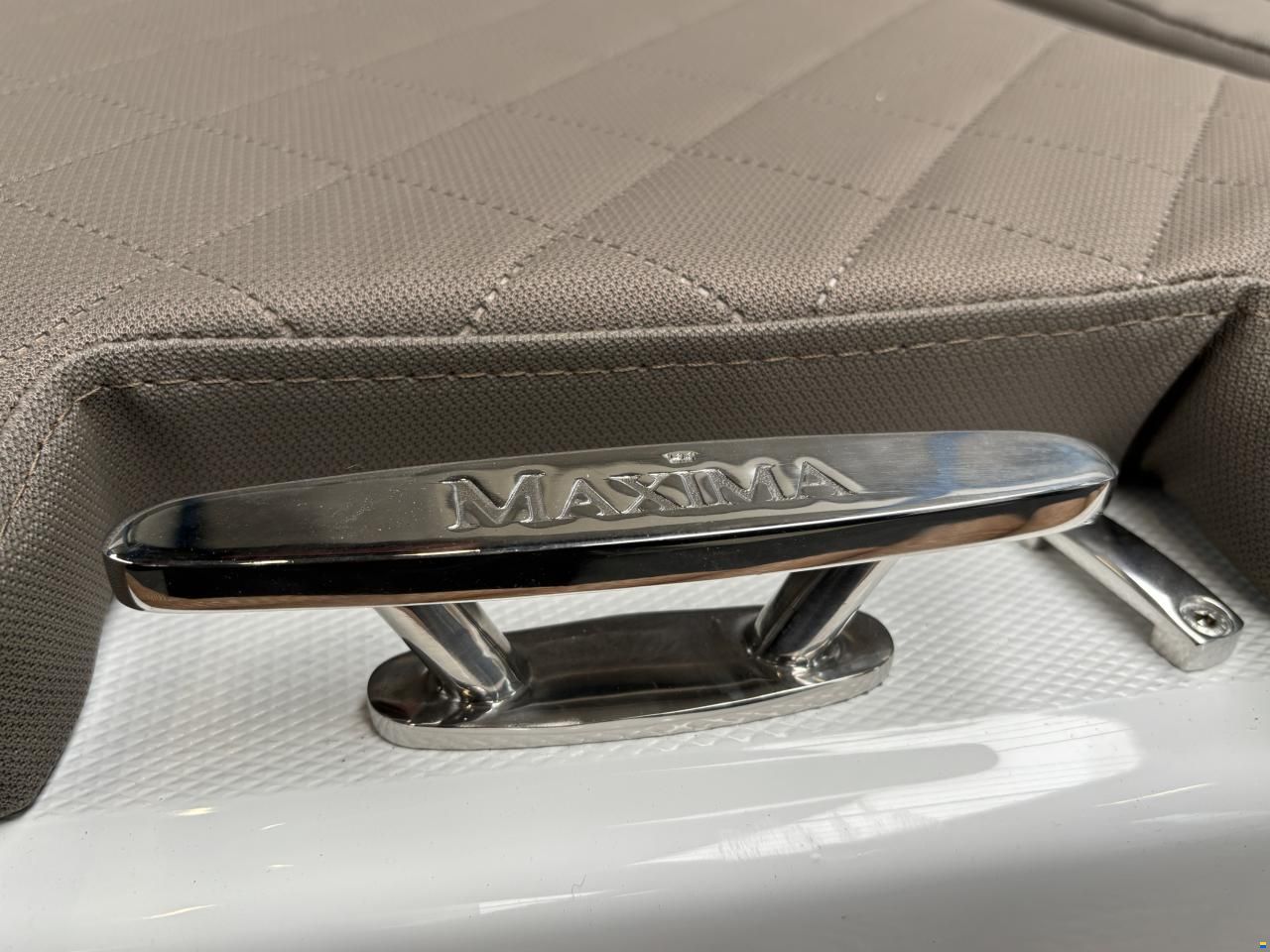 Maxima 600 Tender