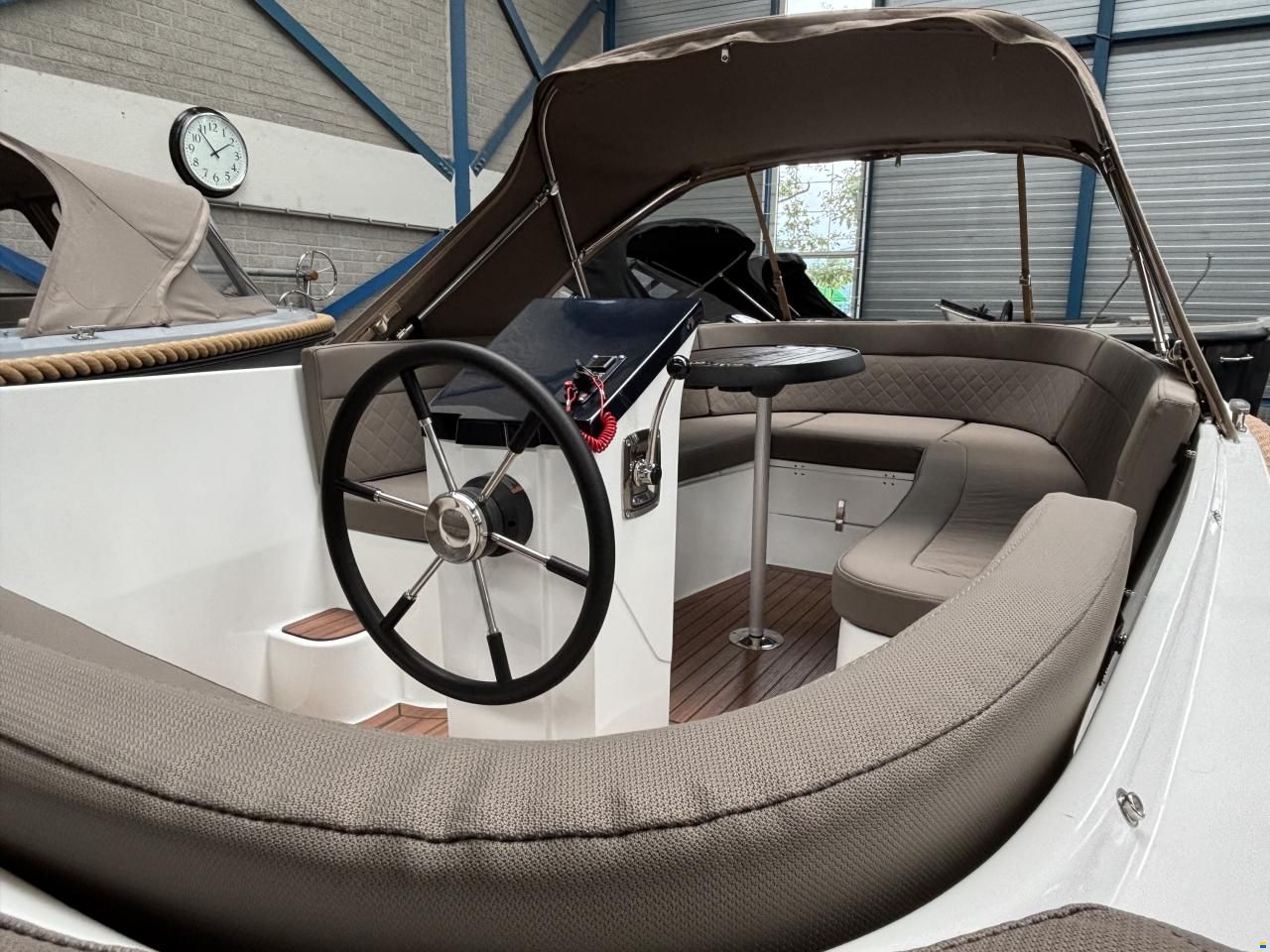 Maxima 600 Tender