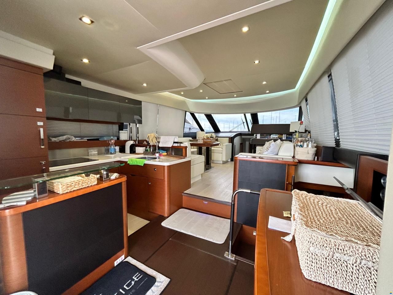 Prestige 550 Fly