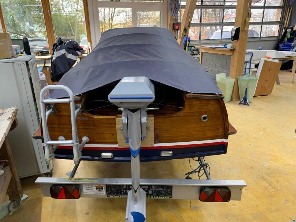 Holzboot-Klassiker mit E-Motor