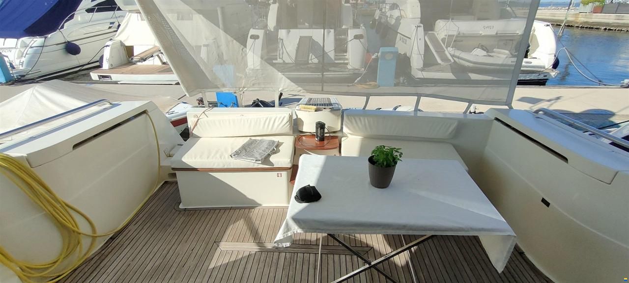 Ferretti 53