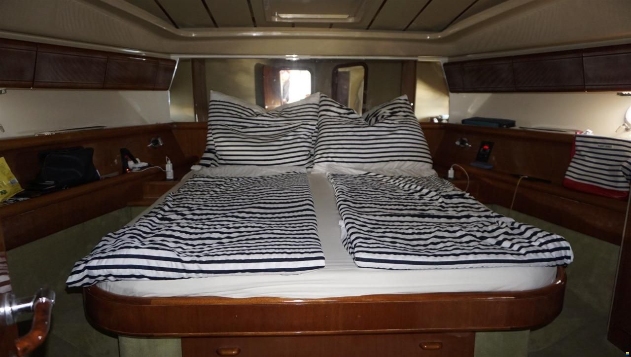 Ferretti 53