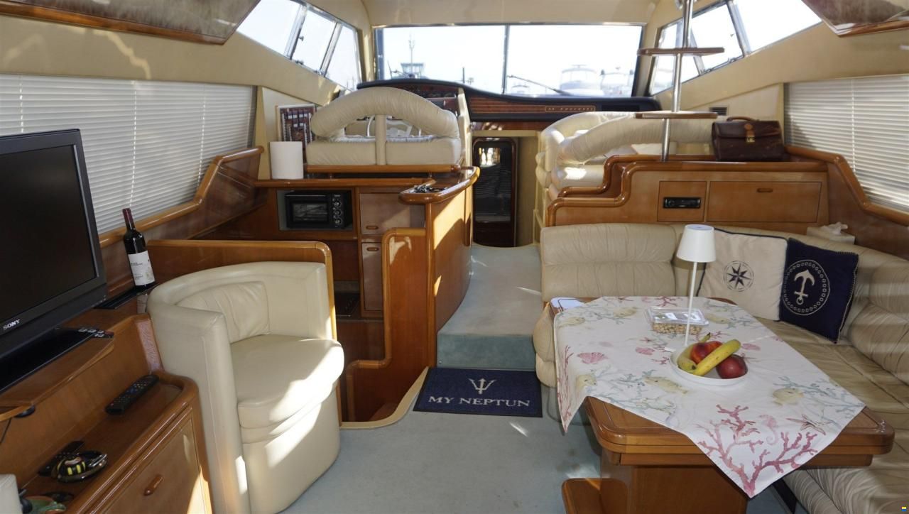 Ferretti 53