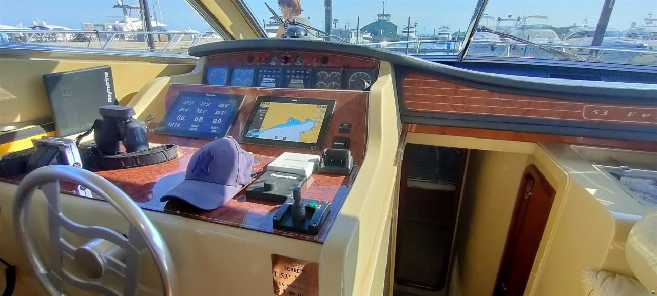 Ferretti 53