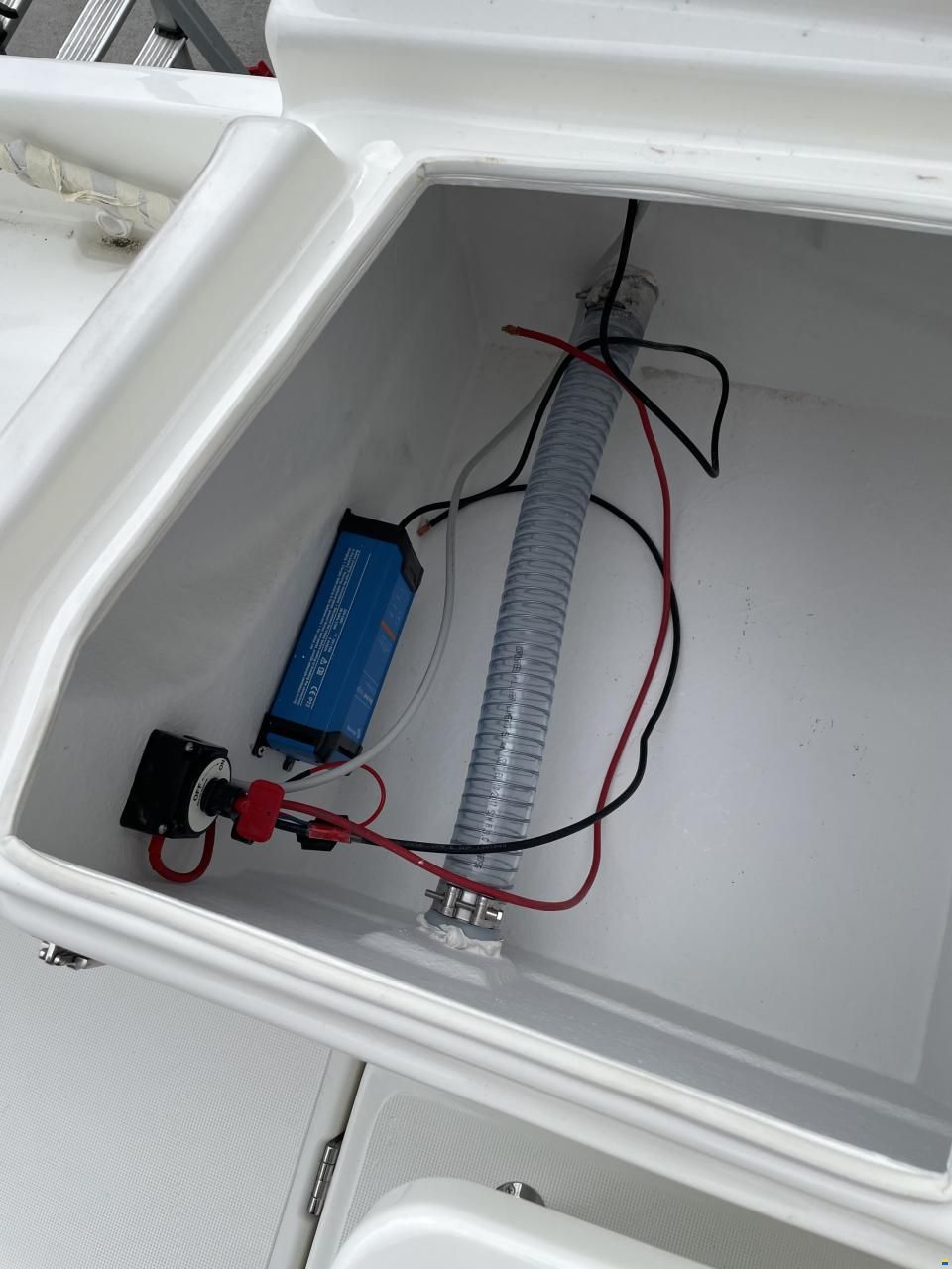 Manara Pilothouse 21'