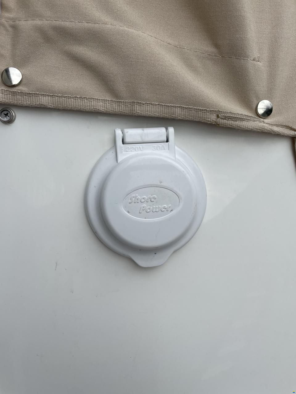 Manara Pilothouse 21'