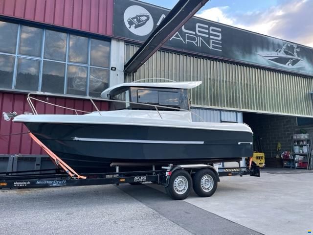 Manara Pilothouse 21'