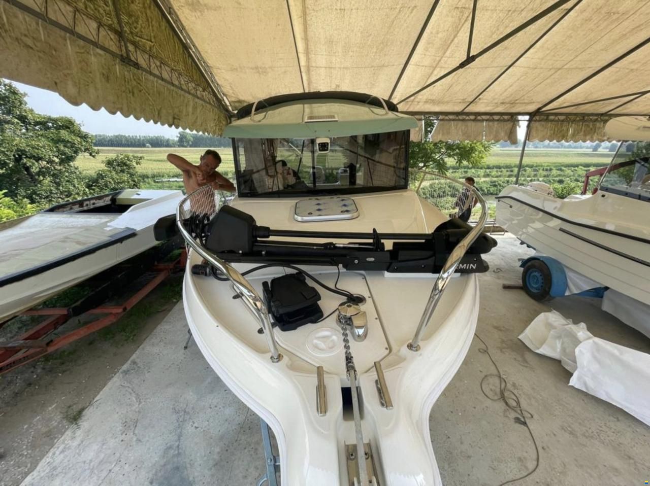 Manara Pilothouse 21'