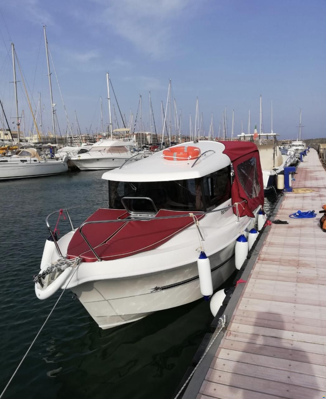 Manara Pilothouse 21'