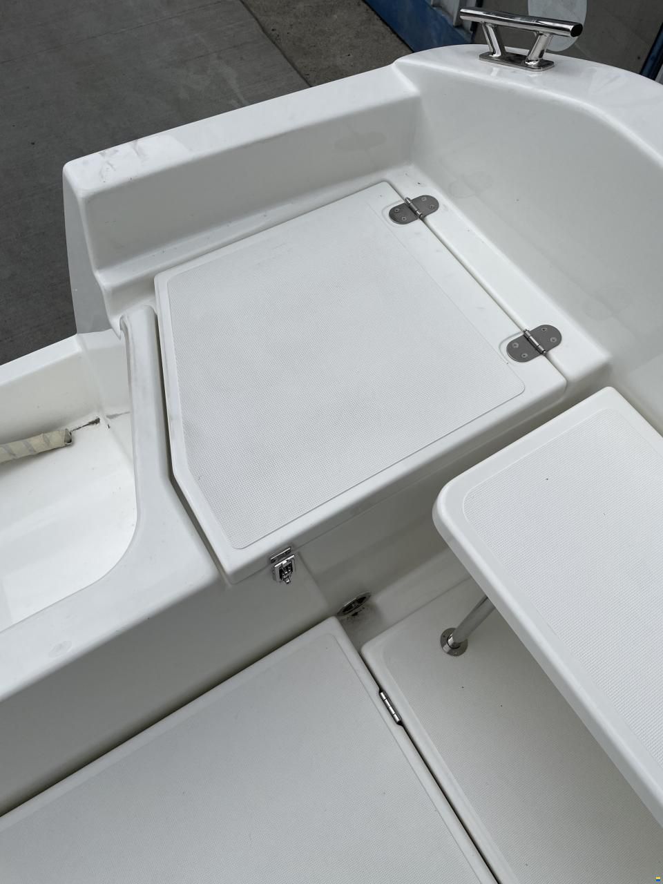 Manara Pilothouse 21'