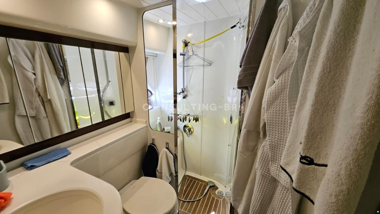 Princess V 48 HT