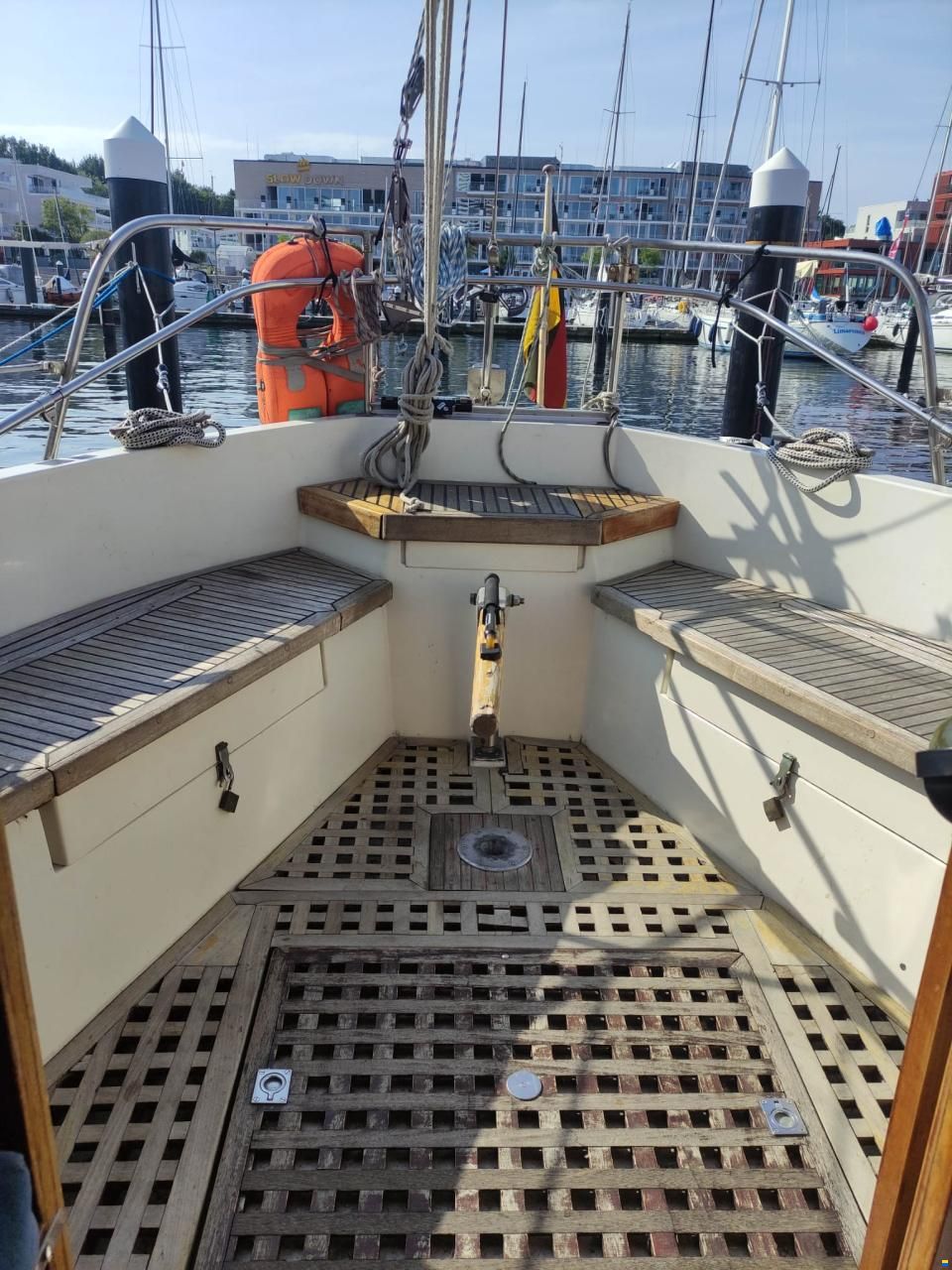 Holland Boat Company Dartsailer 30