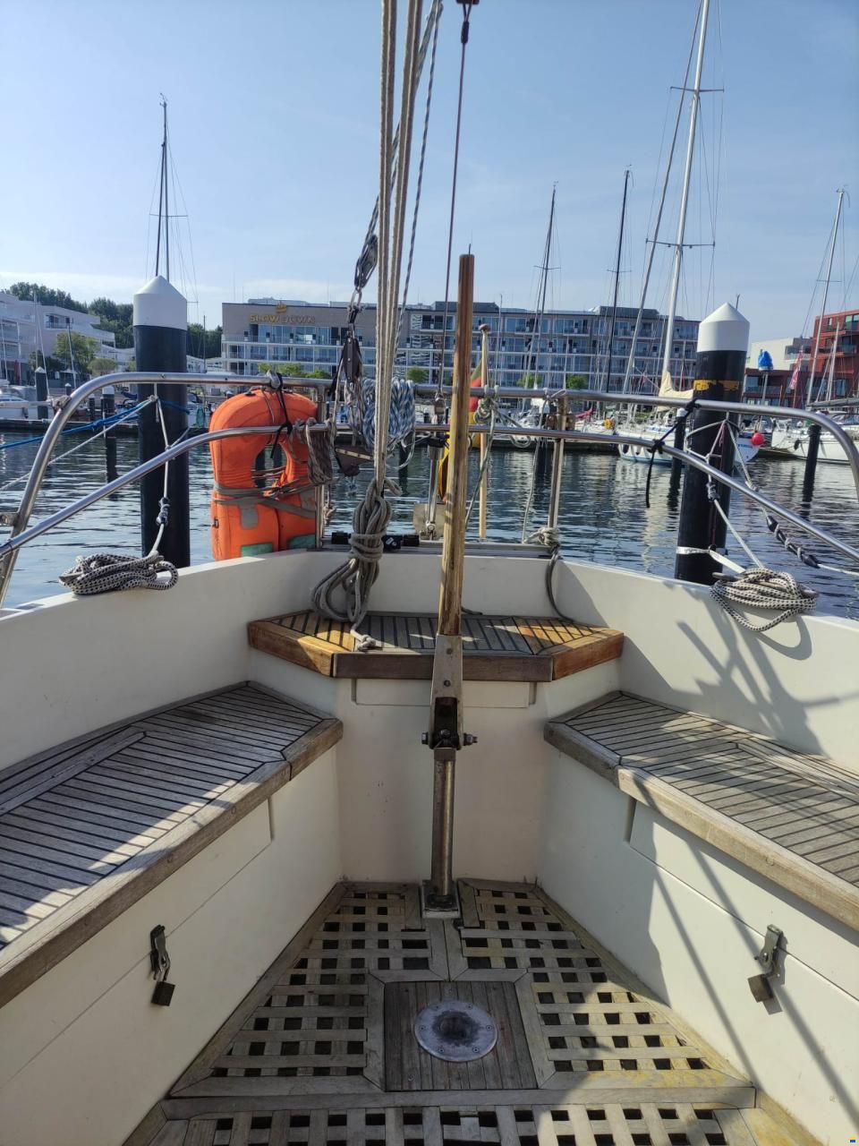 Holland Boat Company Dartsailer 30