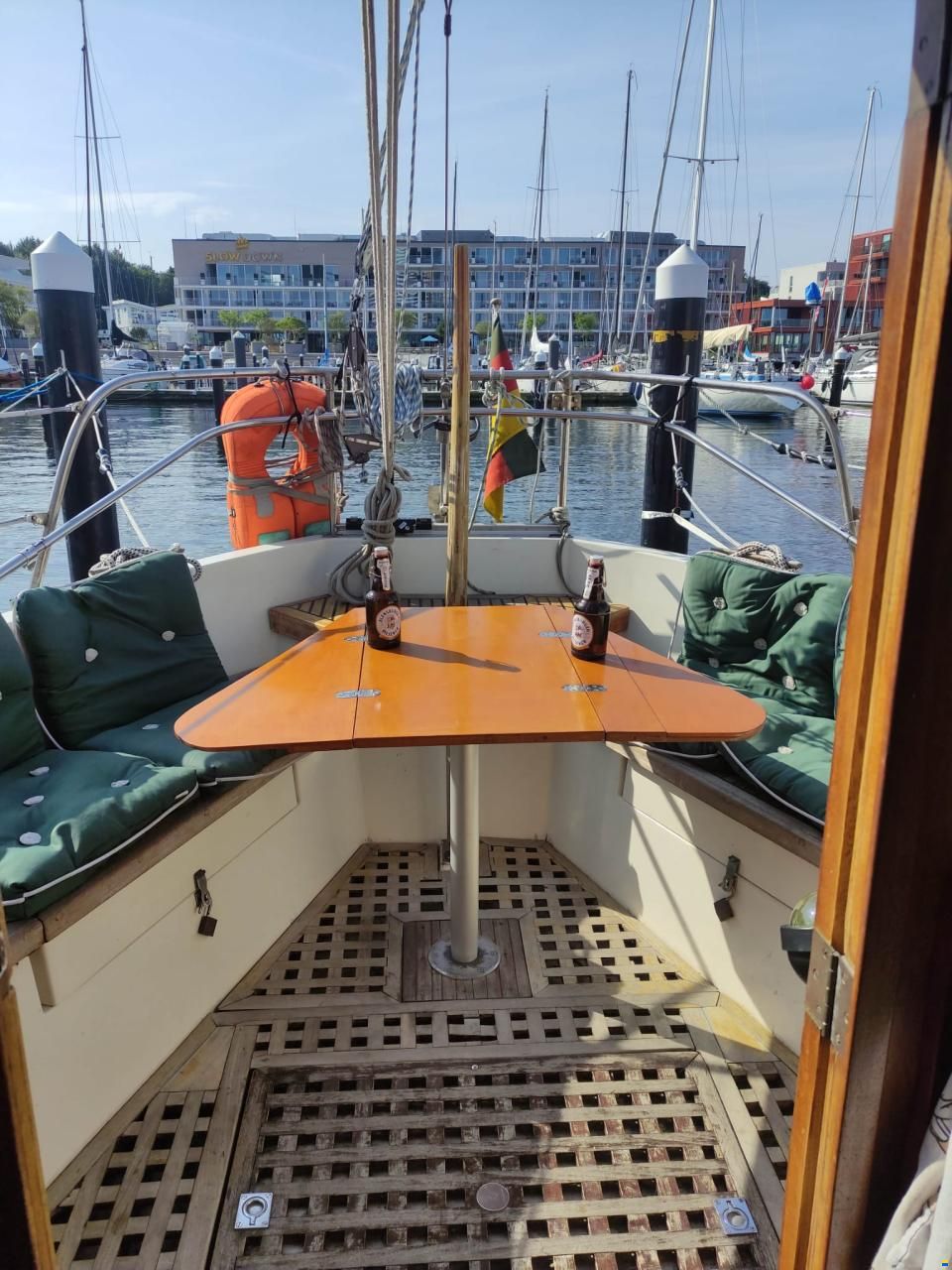 Holland Boat Company Dartsailer 30