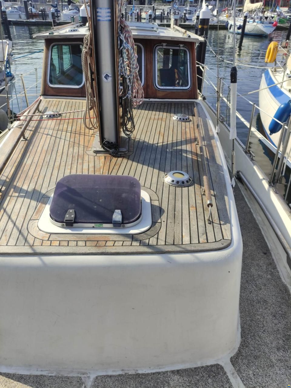 Holland Boat Company Dartsailer 30