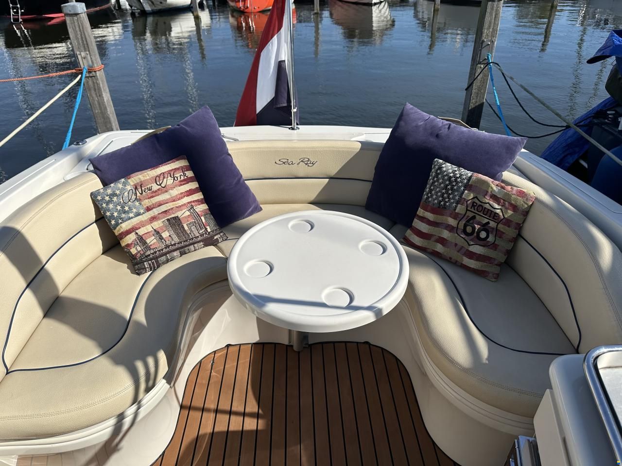 Sea Ray 260 Overnighter Signature