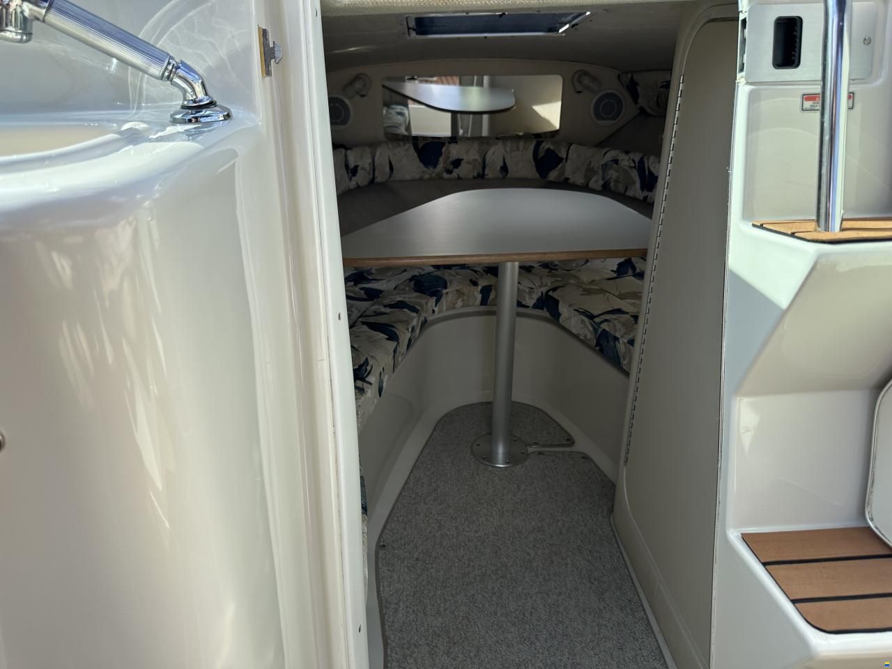 Sea Ray 260 Overnighter Signature