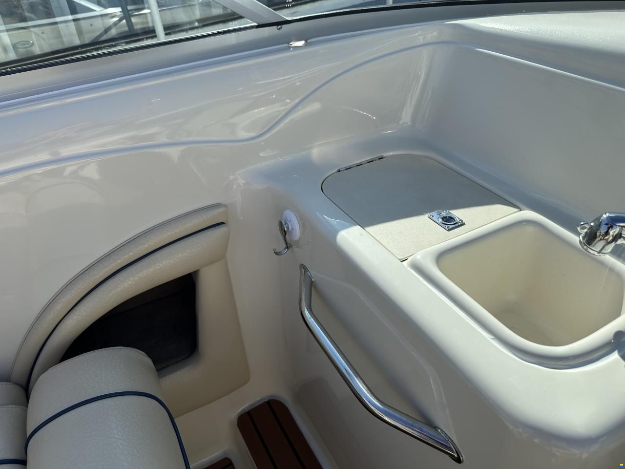 Sea Ray 260 Overnighter Signature