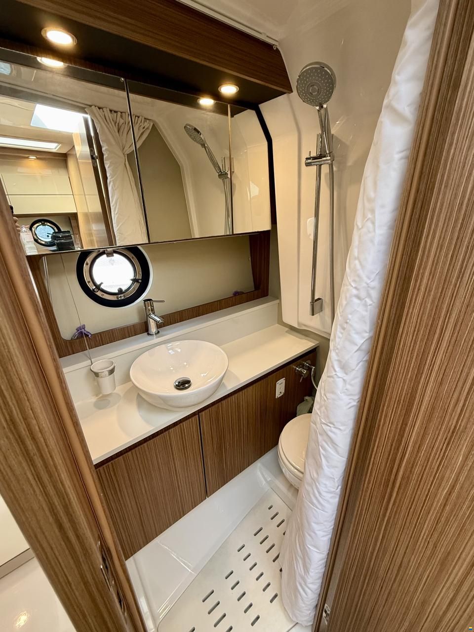 Azimut Atlantis 34