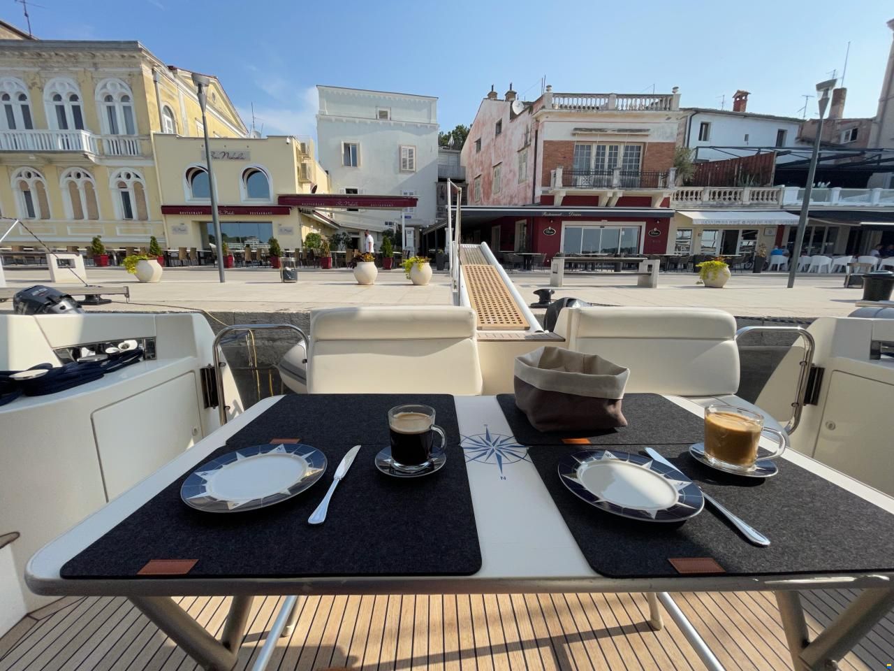 Azimut 46 Fly