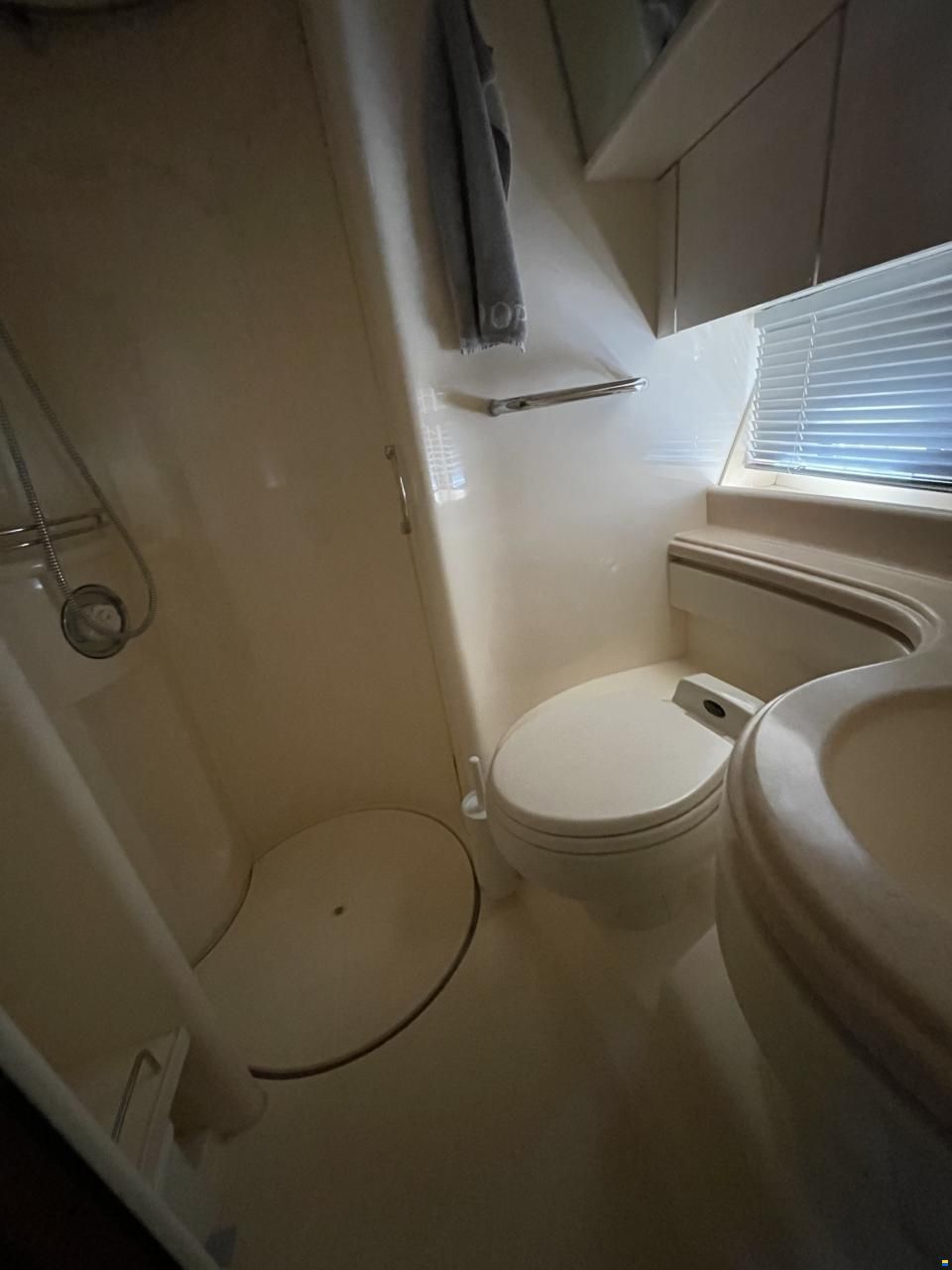 Azimut 46 Fly
