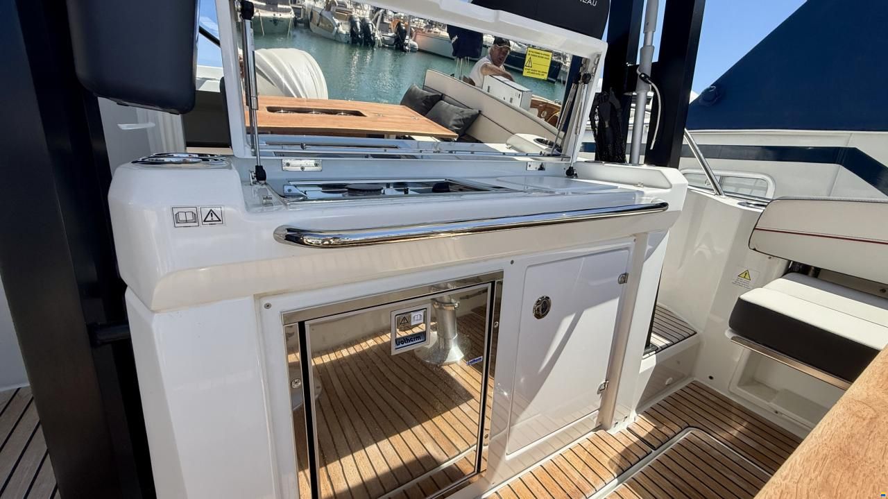 Jeanneau Cap Camarat 9.0 WA-2