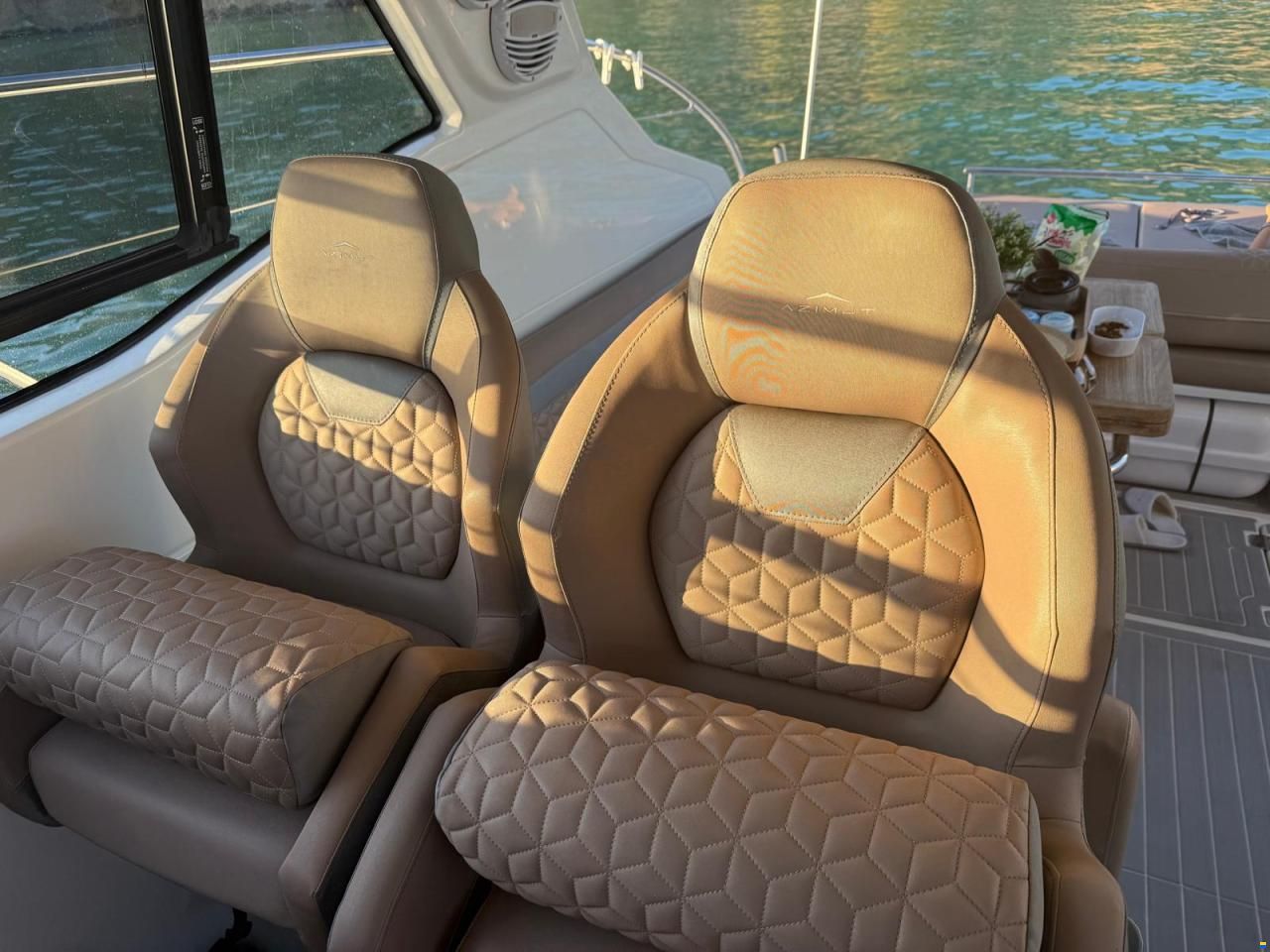Azimut 43