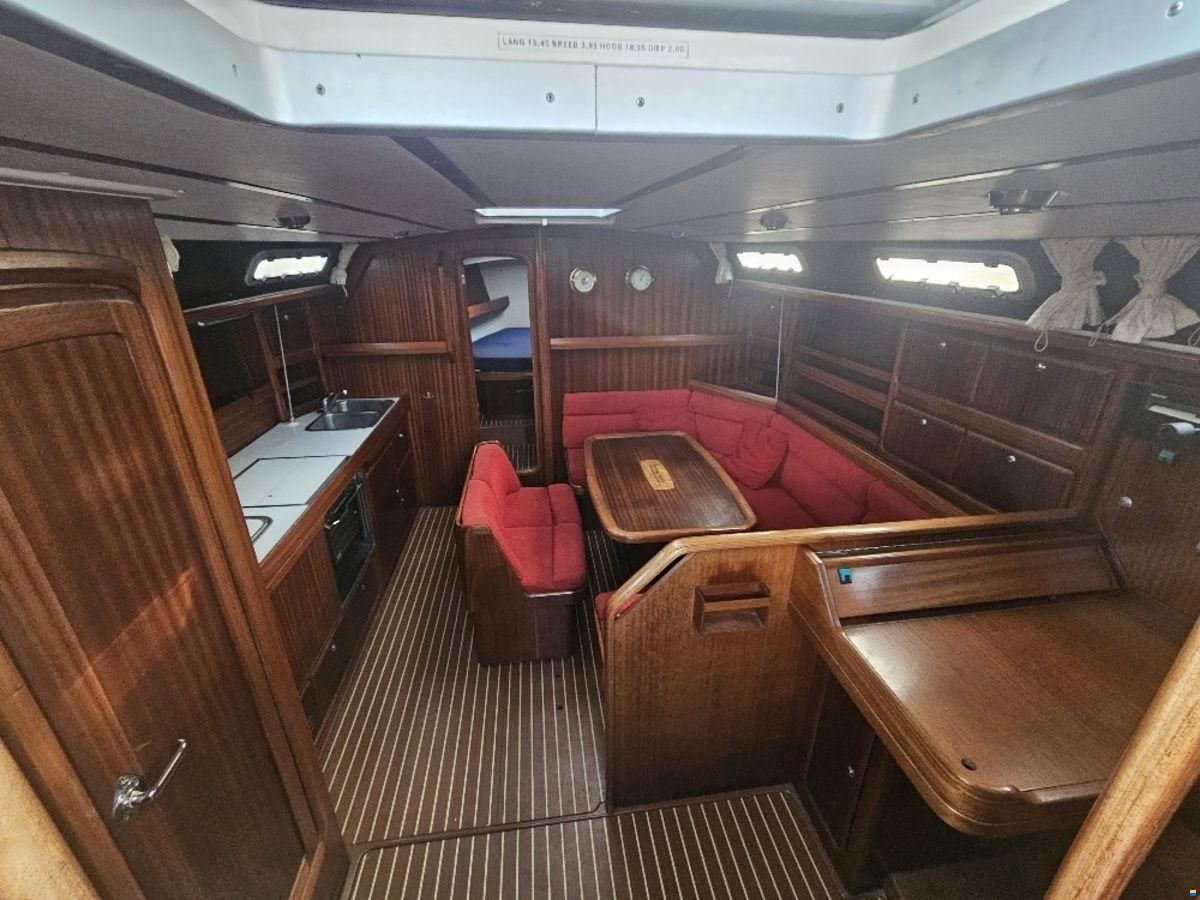 Bavaria 42