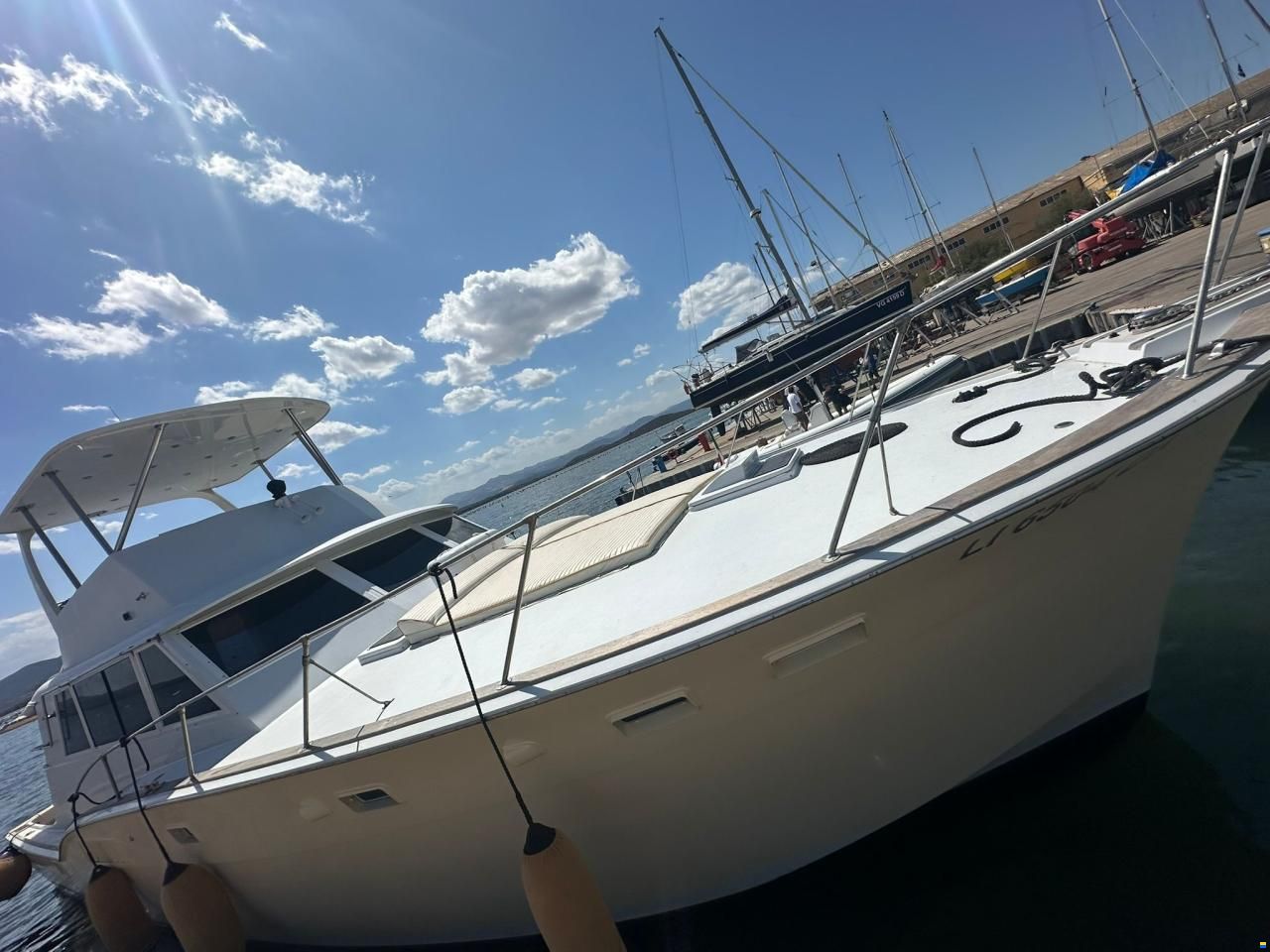 Hatteras 53