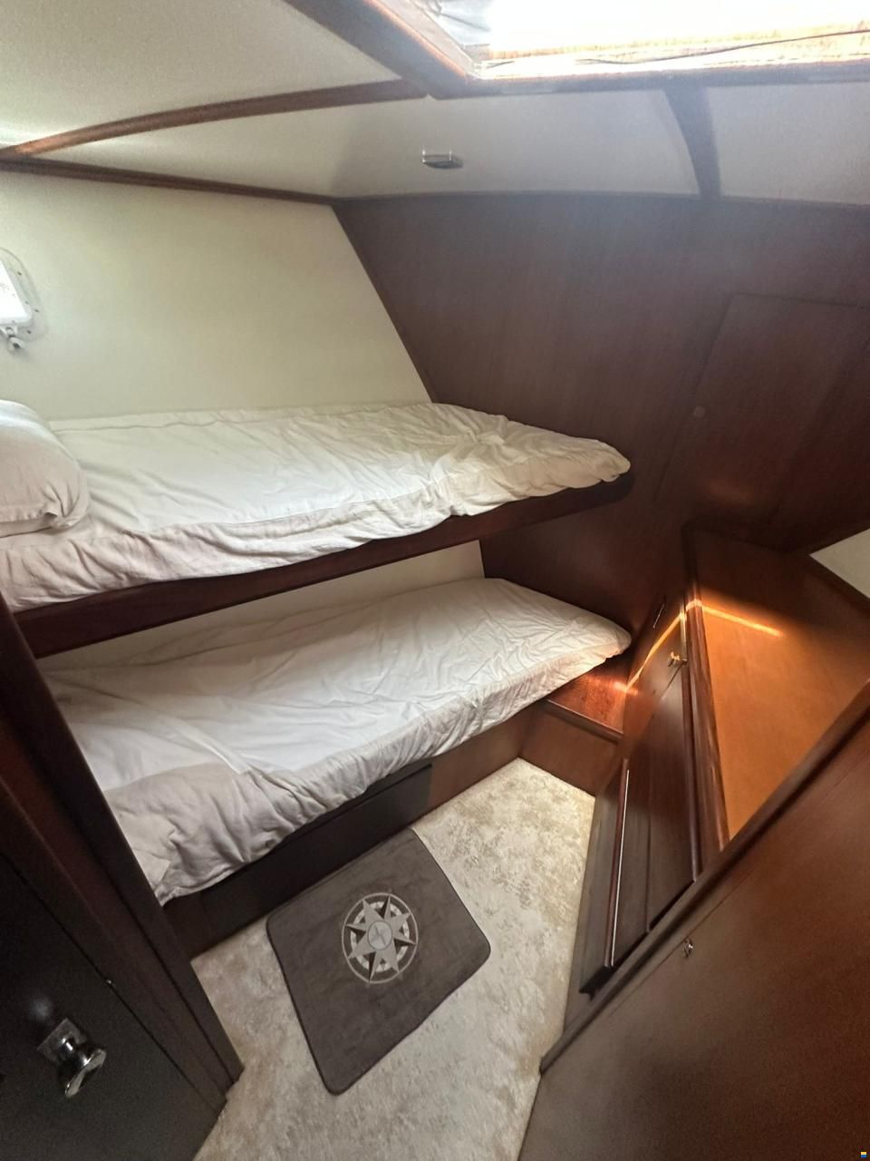 Hatteras 53