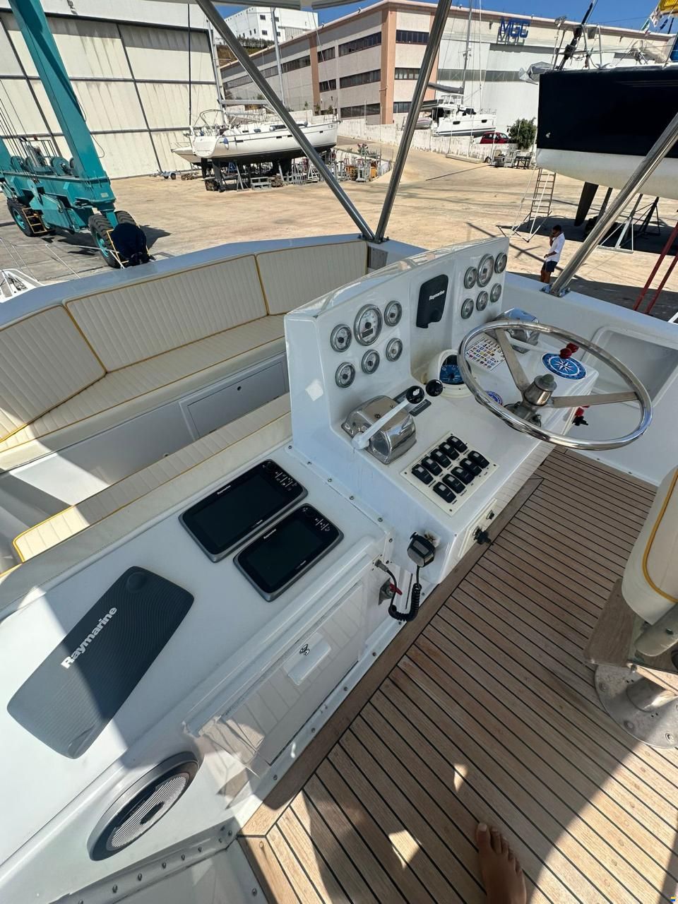 Hatteras 53