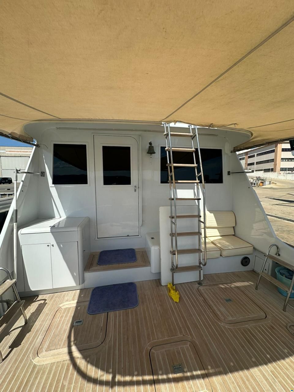 Hatteras 53