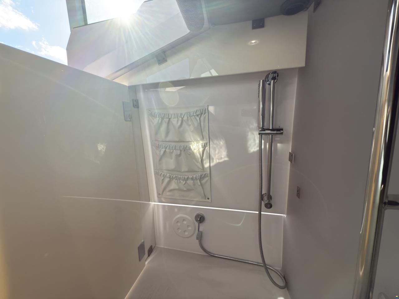 Axopar 37 Cross Cabin