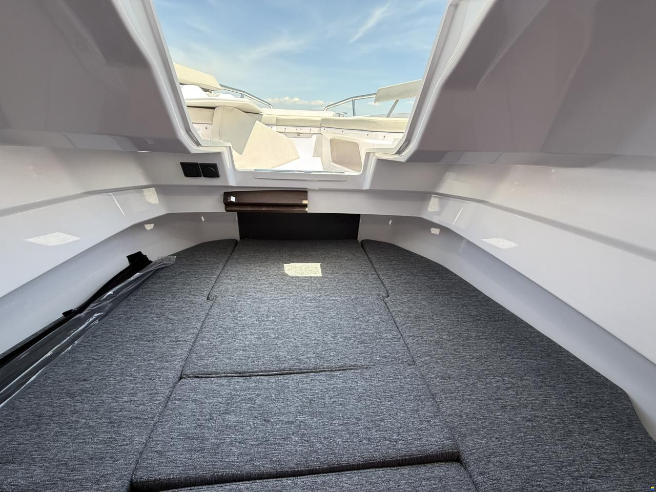 Axopar 29 XC Cross Cabin