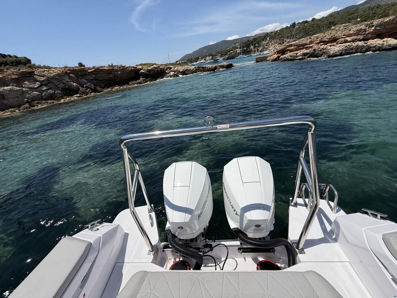 Axopar 29 XC Cross Cabin