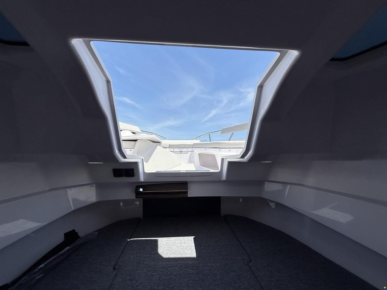 Axopar 29 XC Cross Cabin