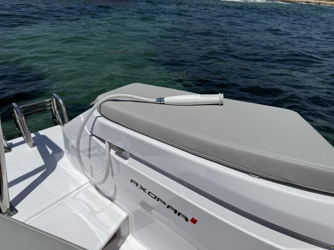 Axopar 29 XC Cross Cabin