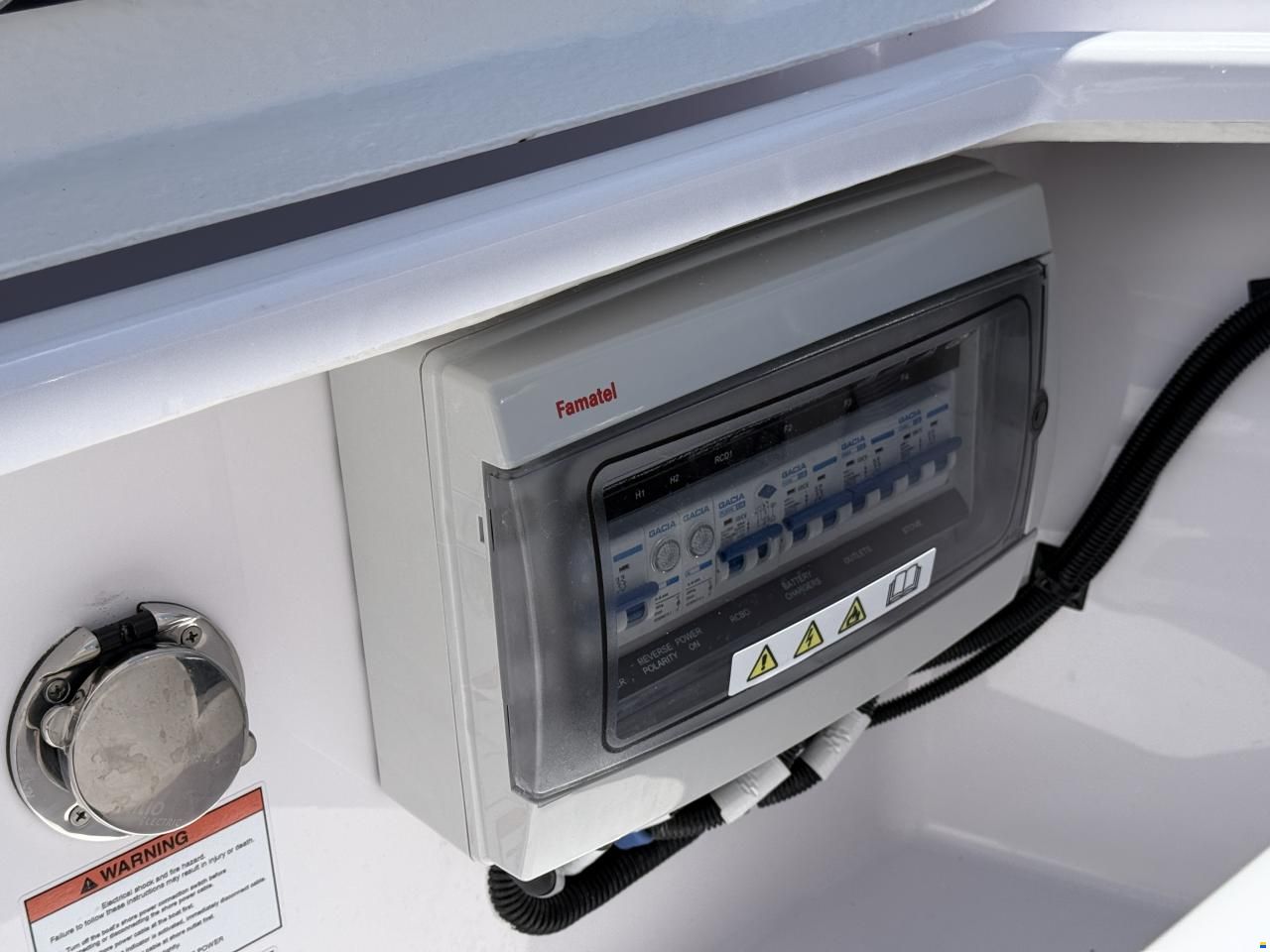 Axopar 29 XC Cross Cabin