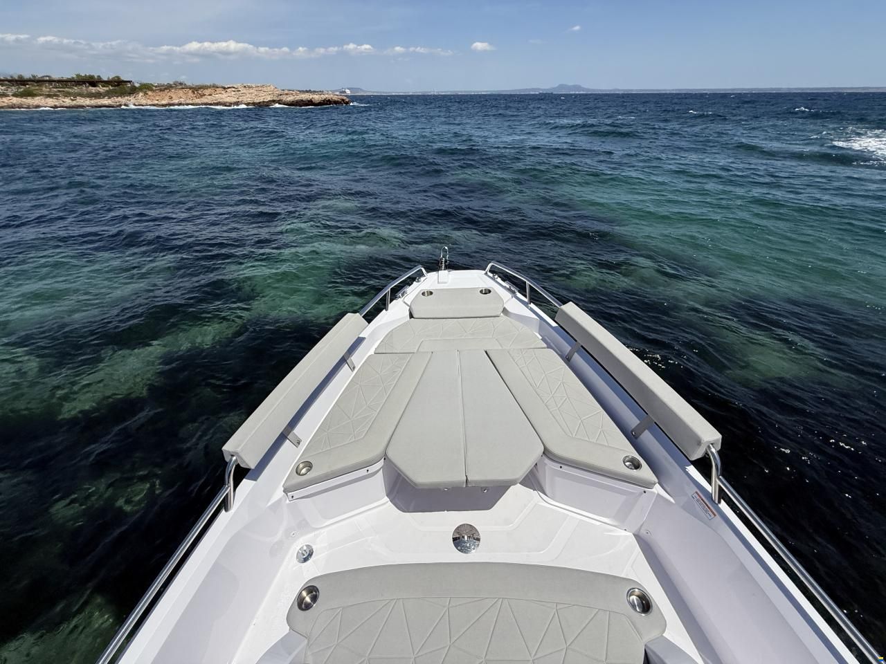 Axopar 29 XC Cross Cabin