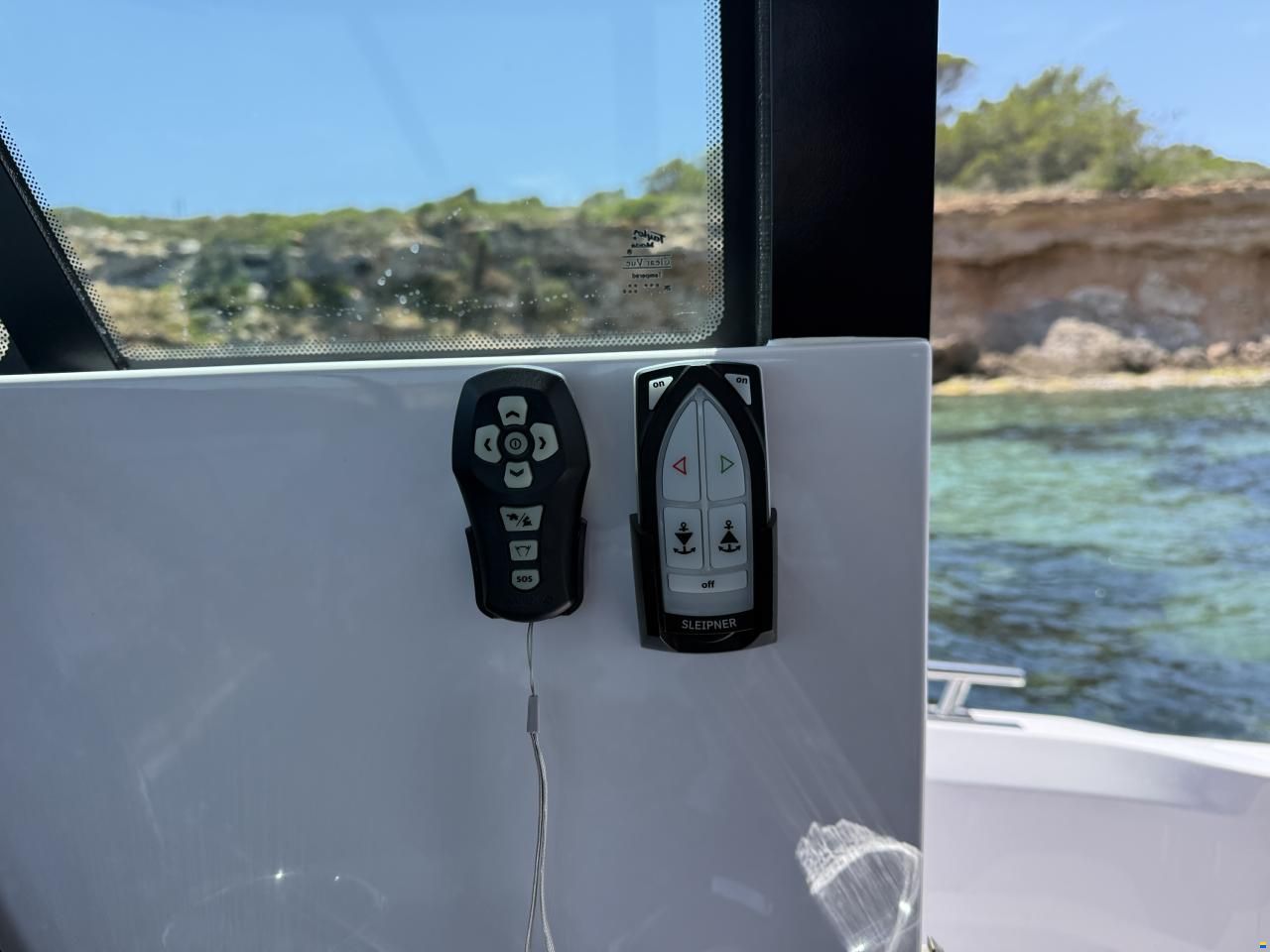 Axopar 29 XC Cross Cabin