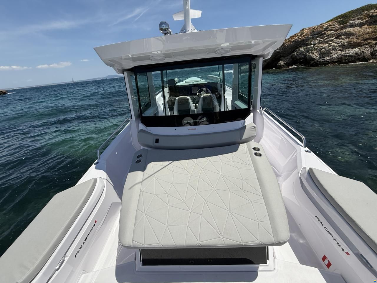 Axopar 29 XC Cross Cabin